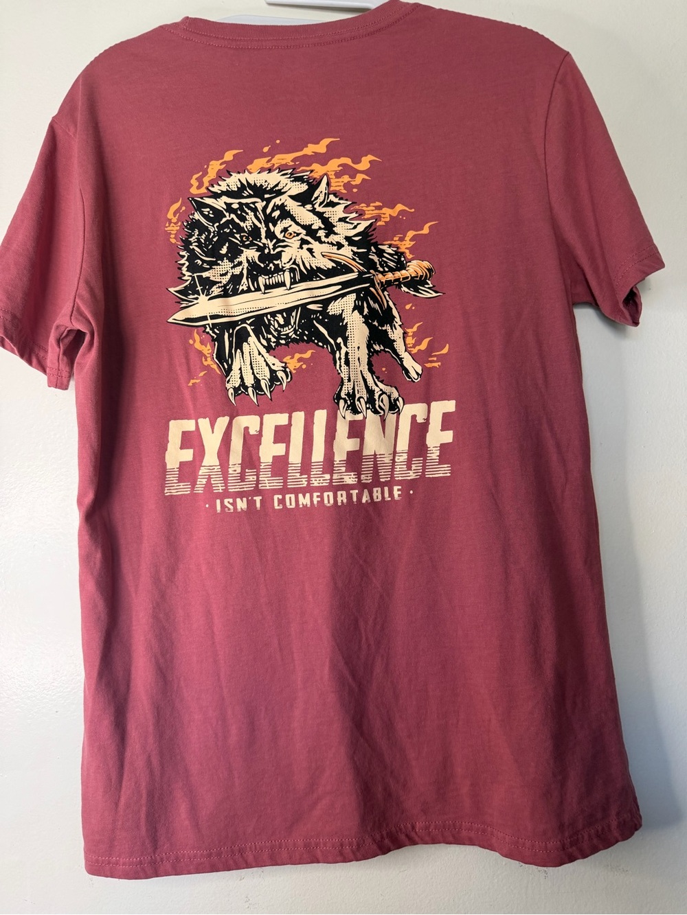 The Lift Box Excellence Isn’t Comfortable Wolf Graphic Tee Size XL